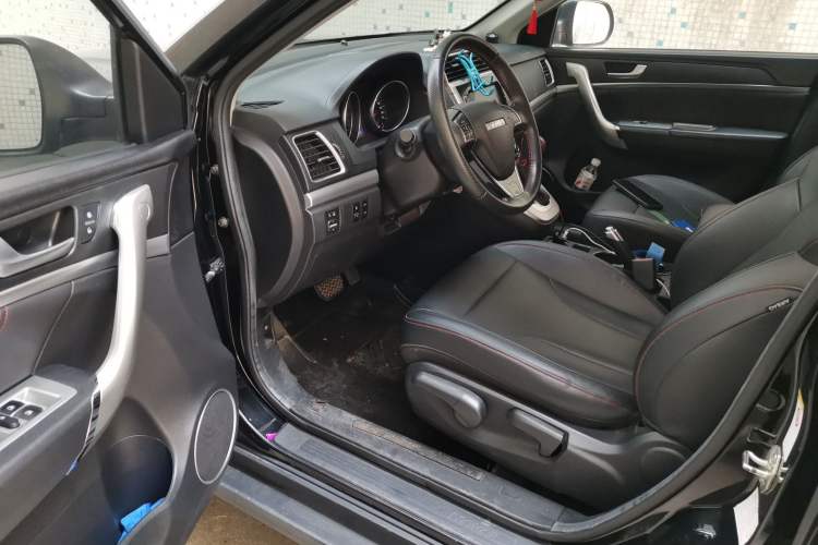 Used Haval M6 2019 1.5T DCT Two-Wheel Drive Elite Version China V Standard Driver Seat