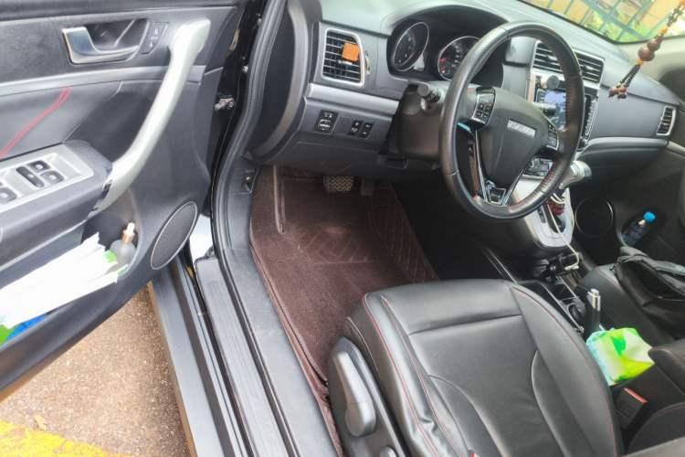 Used Haval M6 2019 1.5T DCT Two-Wheel Drive Elite Version China V Standard Driver Seat