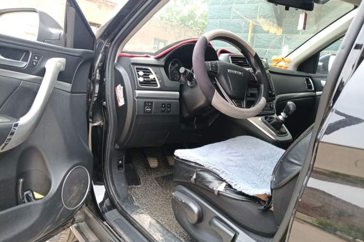 Used Haval M6 2019 1.5T Manual Two-Wheel Drive Urban Version China VI Standard Driver Seat