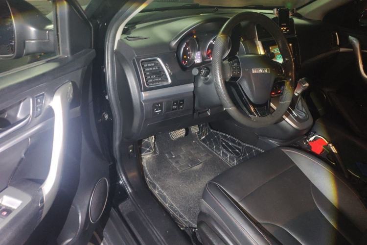 Used Haval M6 2019 1.5T DCT Two-Wheel Drive Value Edition China VI Standard Driver Seat