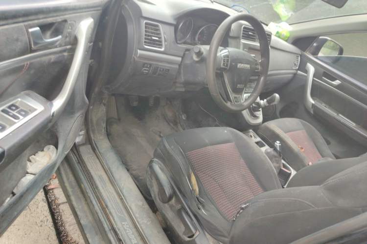 Used Haval M6 2019 1.5T Manual Two-Wheel Drive Urban Version China VI Standard Driver Seat