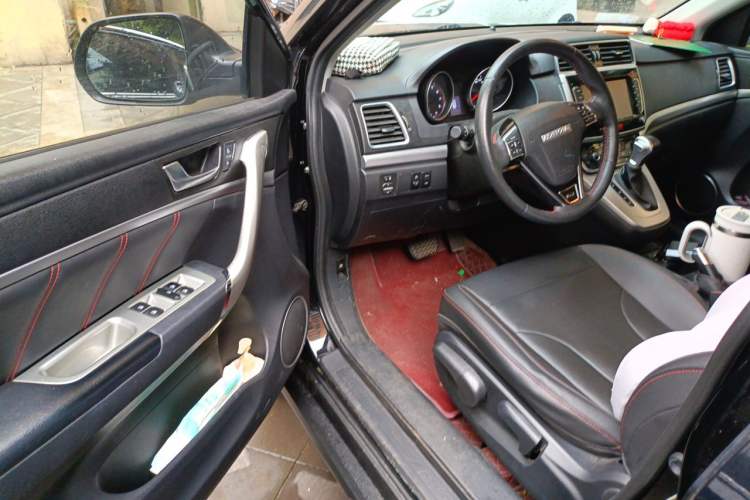 Used Haval M6 2019 1.5T DCT Two-Wheel Drive Elite Version China V Standard Driver Seat