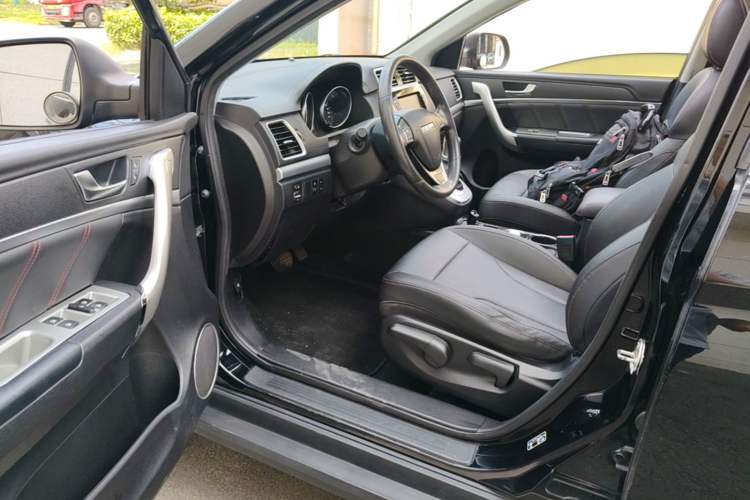 Used Haval M6 2019 1.5T DCT Two-Wheel Drive Value Edition China VI Standard Driver Seat