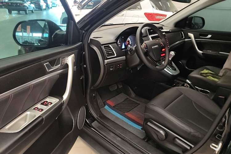 Used Haval M6 2019 1.5T DCT Two-Wheel Drive Elite Version China VI Standard Driver Seat