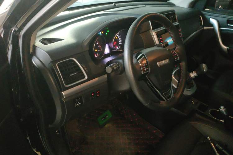 Used Haval M6 2019 1.5T Manual Two-Wheel Drive Elite Version China VI Standard Driver Seat