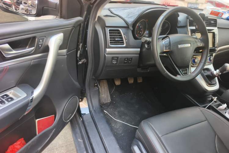 Used Haval M6 2019 1.5T Manual Two-Wheel Drive Elite Version China VI Standard Driver Seat