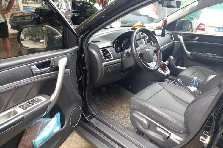 Used Haval M6 2019 1.5T Manual Two-Wheel Drive Elite Version China VI Standard Driver Seat