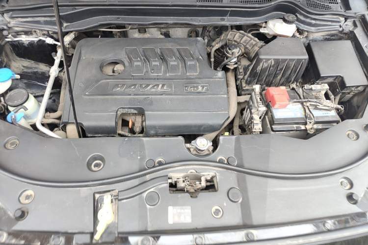 Used Haval M6 2019 1.5T DCT Two-Wheel Drive Elite Version China V Standard Engine Bay