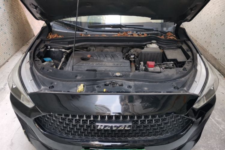 Used Haval M6 2019 1.5T DCT Two-Wheel Drive Elite Version China V Standard Engine Bay