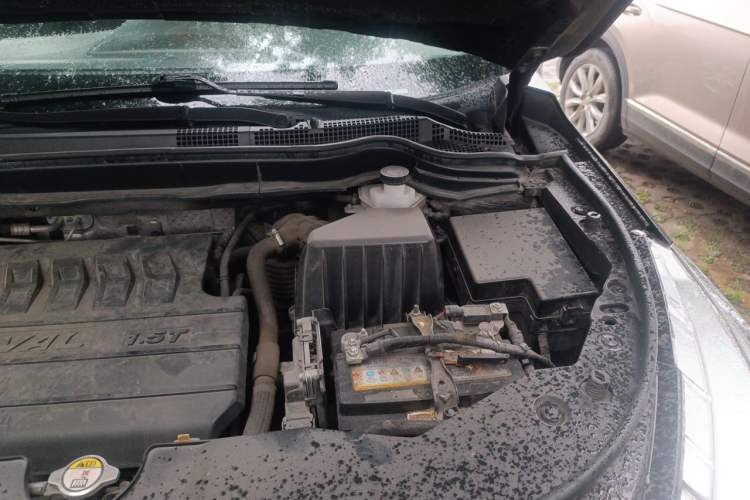 Used Haval M6 2019 1.5T Manual Two-Wheel Drive Elite Version China VI Standard Engine Bay Left