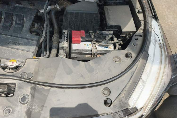 Used Haval M6 2019 1.5T Manual Two-Wheel Drive Elite Version China VI Standard Engine Bay Left