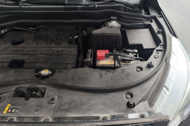 Used Haval M6 2019 1.5T DCT Two-Wheel Drive Elite Version China VI Standard Engine Bay Left