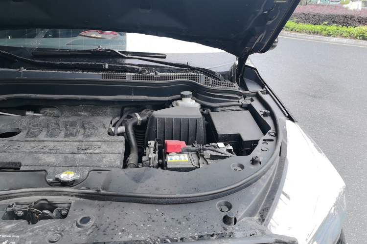 Used Haval M6 2019 1.5T DCT Two-Wheel Drive Value Edition China VI Standard Engine Bay Left