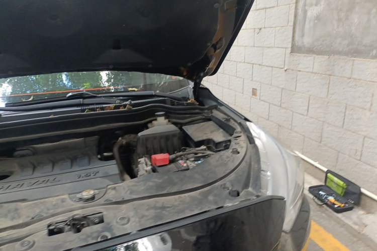 Used Haval M6 2019 1.5T Manual Two-Wheel Drive Elite Version China VI Standard Engine Bay Left