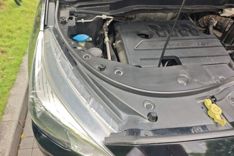Used Haval M6 2019 1.5T DCT Two-Wheel Drive Value Edition China VI Standard Engine Bay Right