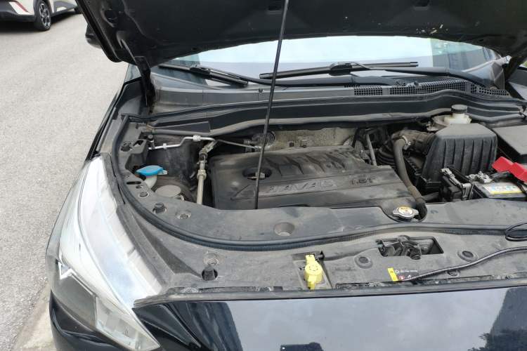 Used Haval M6 2019 1.5T Manual Two-Wheel Drive Elite Version China VI Standard Engine Bay Right