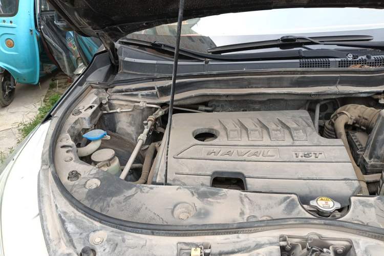 Used Haval M6 2019 1.5T Manual Two-Wheel Drive Urban Version China VI Standard Engine Bay Right