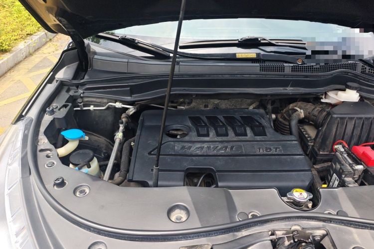 Used Haval M6 2019 1.5T DCT Two-Wheel Drive Value Edition China VI Standard Engine Bay Right