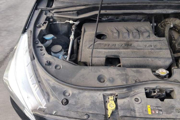Used Haval M6 2019 1.5T Manual Two-Wheel Drive Elite Version China VI Standard Engine Bay Right