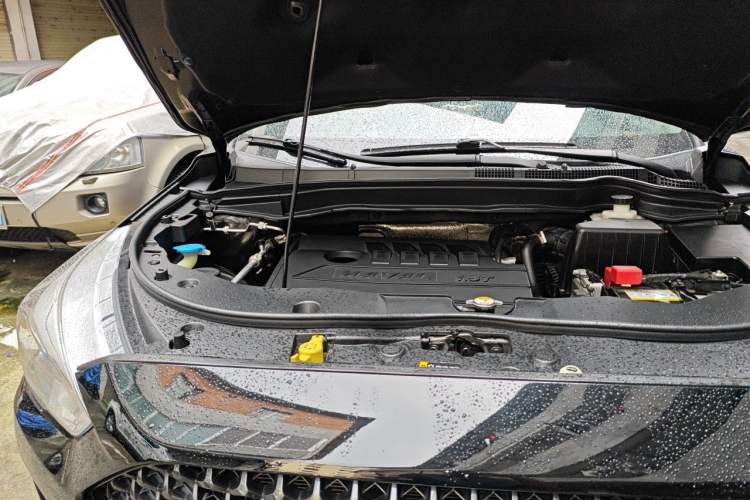 Used Haval M6 2019 1.5T Manual Two-Wheel Drive Urban Version China VI Standard Engine Bay Right