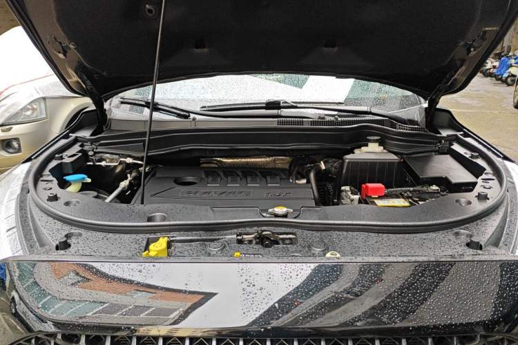 Used Haval M6 2019 1.5T Manual Two-Wheel Drive Urban Version China VI Standard Engine Bay