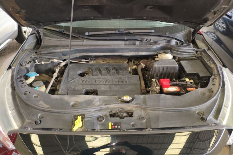 Used Haval M6 2019 1.5T DCT Two-Wheel Drive Elite Version China VI Standard Engine Bay