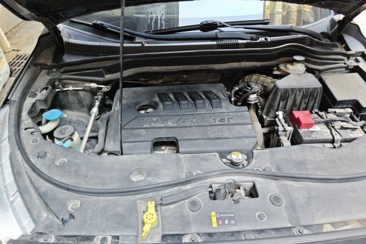 Used Haval M6 2019 1.5T DCT Two-Wheel Drive Elite Version China V Standard Engine Bay