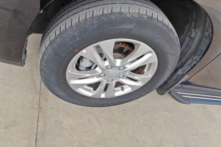 Used Haval M6 2019 1.5T DCT Two-Wheel Drive Elite Version China VI Standard Exterior 1