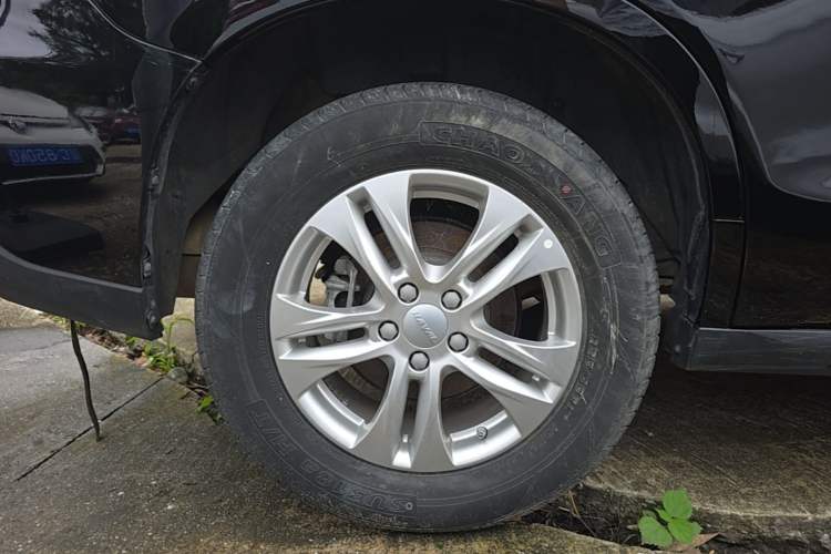 Used Haval M6 2019 1.5T DCT Two-Wheel Drive Elite Version China VI Standard Exterior 5