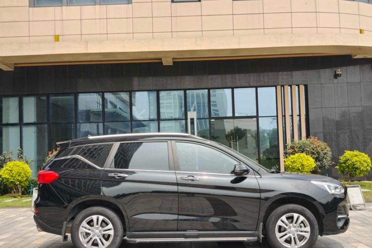 Used Haval M6 2019 1.5T DCT Two-Wheel Drive Elite Version China VI Standard Exterior 5