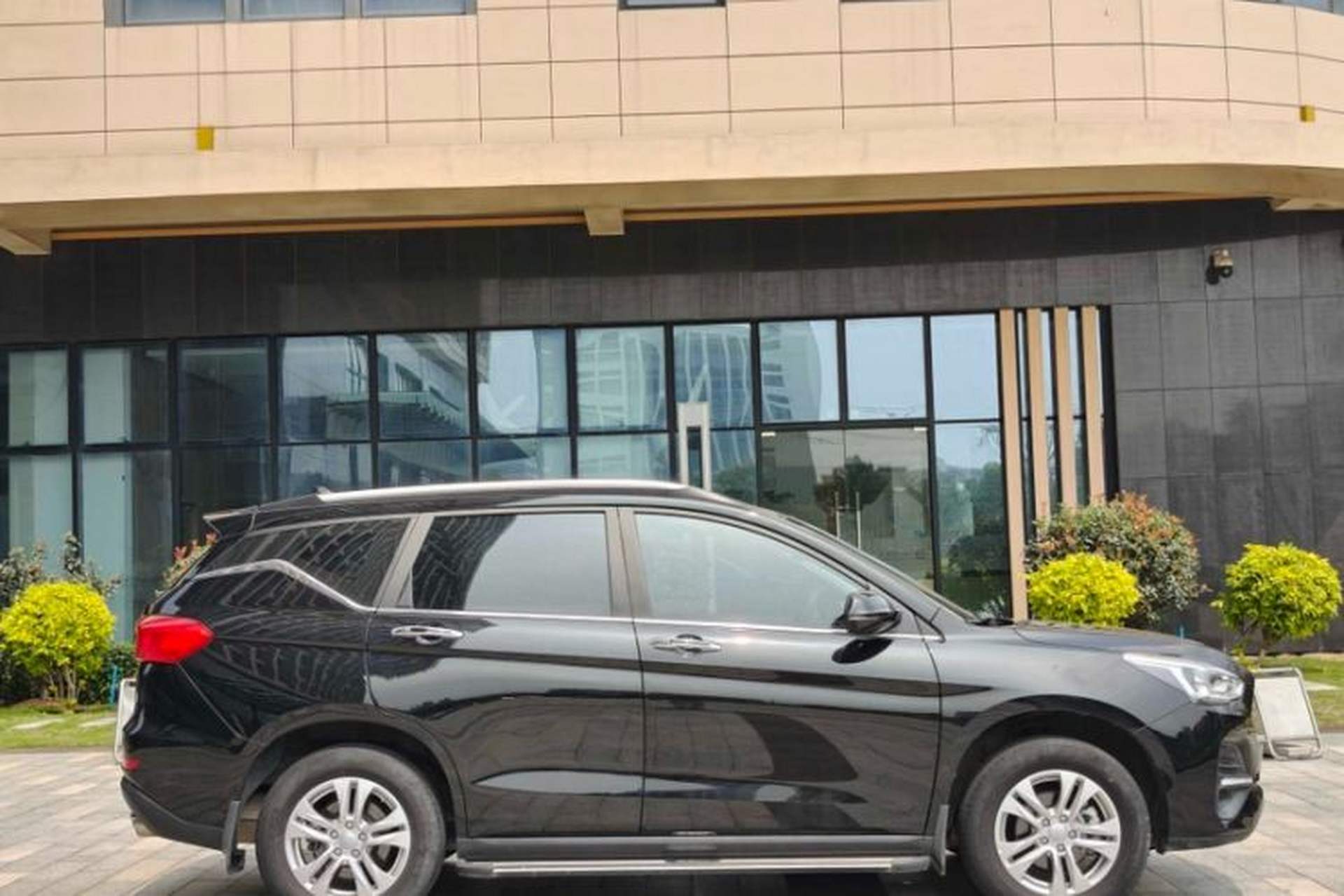 Used Haval M6 2019 1.5T DCT Two-Wheel Drive Elite Version China VI Standard Exterior 5