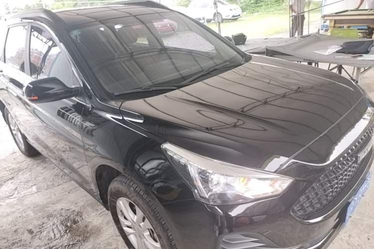 Used Haval M6 2019 1.5T DCT Two-Wheel Drive Elite Version China VI Standard Front Right 45 Deg