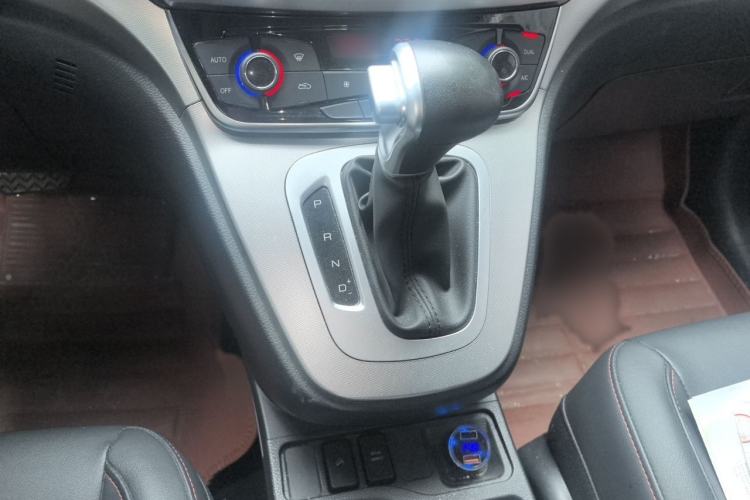 Used Haval M6 2019 1.5T DCT Two-Wheel Drive Elite Version China VI Standard Gear Lever