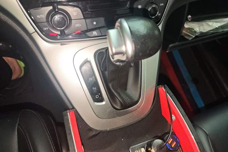 Used Haval M6 2019 1.5T DCT Two-Wheel Drive Value Edition China VI Standard Gear Lever