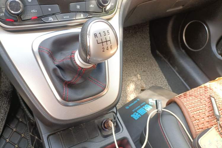 Used Haval M6 2019 1.5T Manual Two-Wheel Drive Elite Version China V Standard Gear Lever