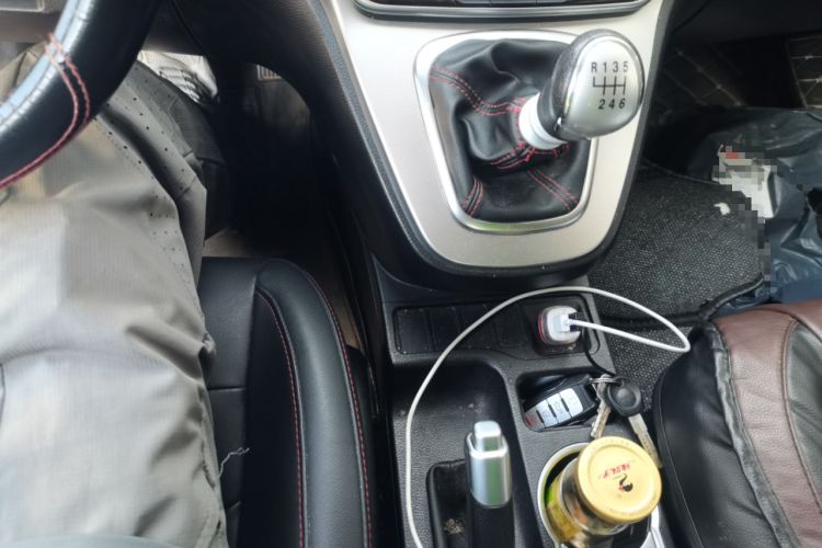 Used Haval M6 2019 1.5T Manual Two-Wheel Drive Elite Version China VI Standard Gear Lever