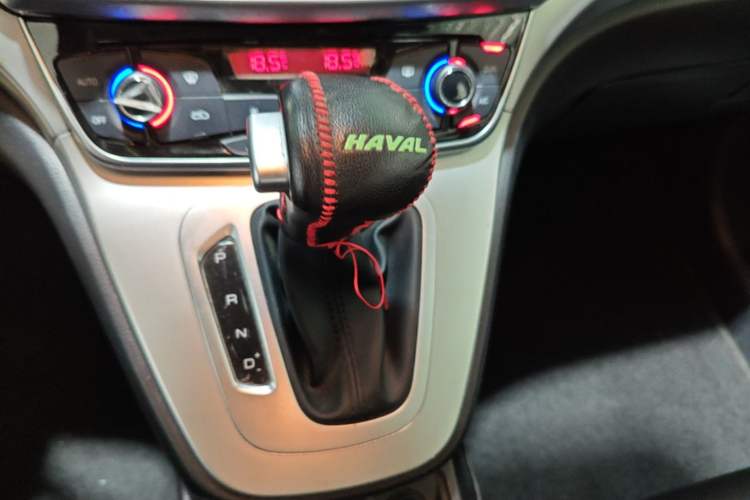 Used Haval M6 2019 1.5T DCT Two-Wheel Drive Value Edition China VI Standard Gear Lever