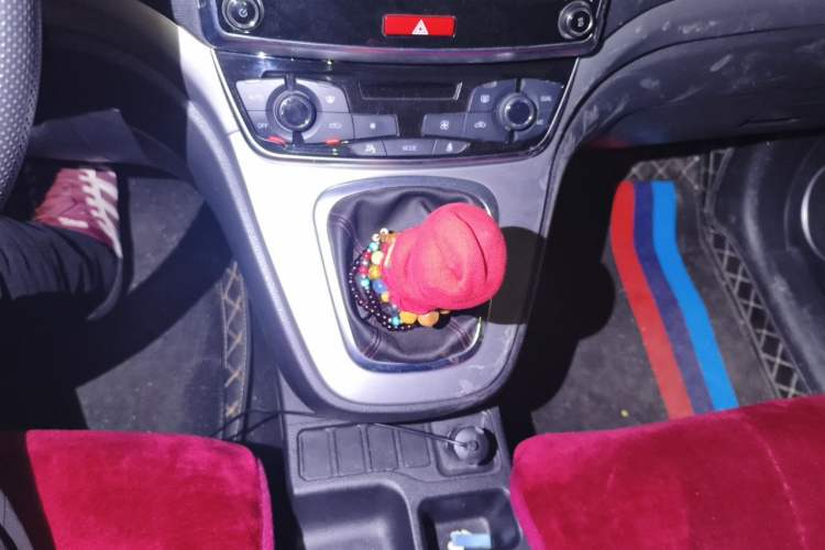 Used Haval M6 2019 1.5T Manual Two-Wheel Drive Elite Version China V Standard Gear Lever