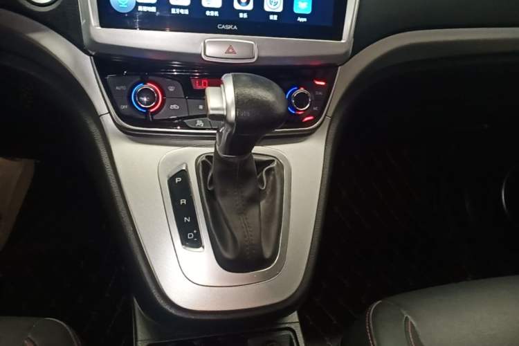 Used Haval M6 2019 1.5T DCT Two-Wheel Drive Elite Version China VI Standard Gear Lever