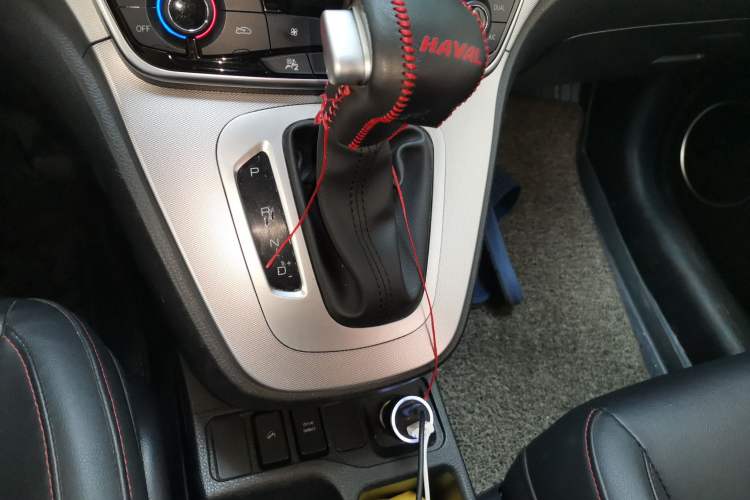 Used Haval M6 2019 1.5T DCT Two-Wheel Drive Elite Version China V Standard Gear Lever