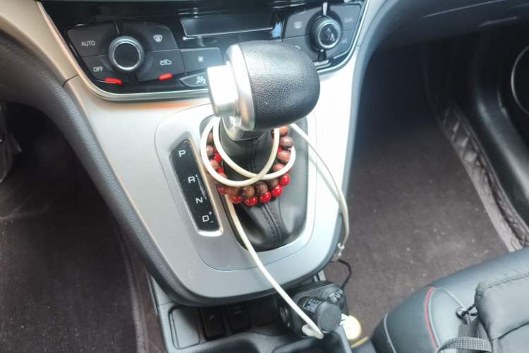 Used Haval M6 2019 1.5T DCT Two-Wheel Drive Elite Version China V Standard Gear Lever