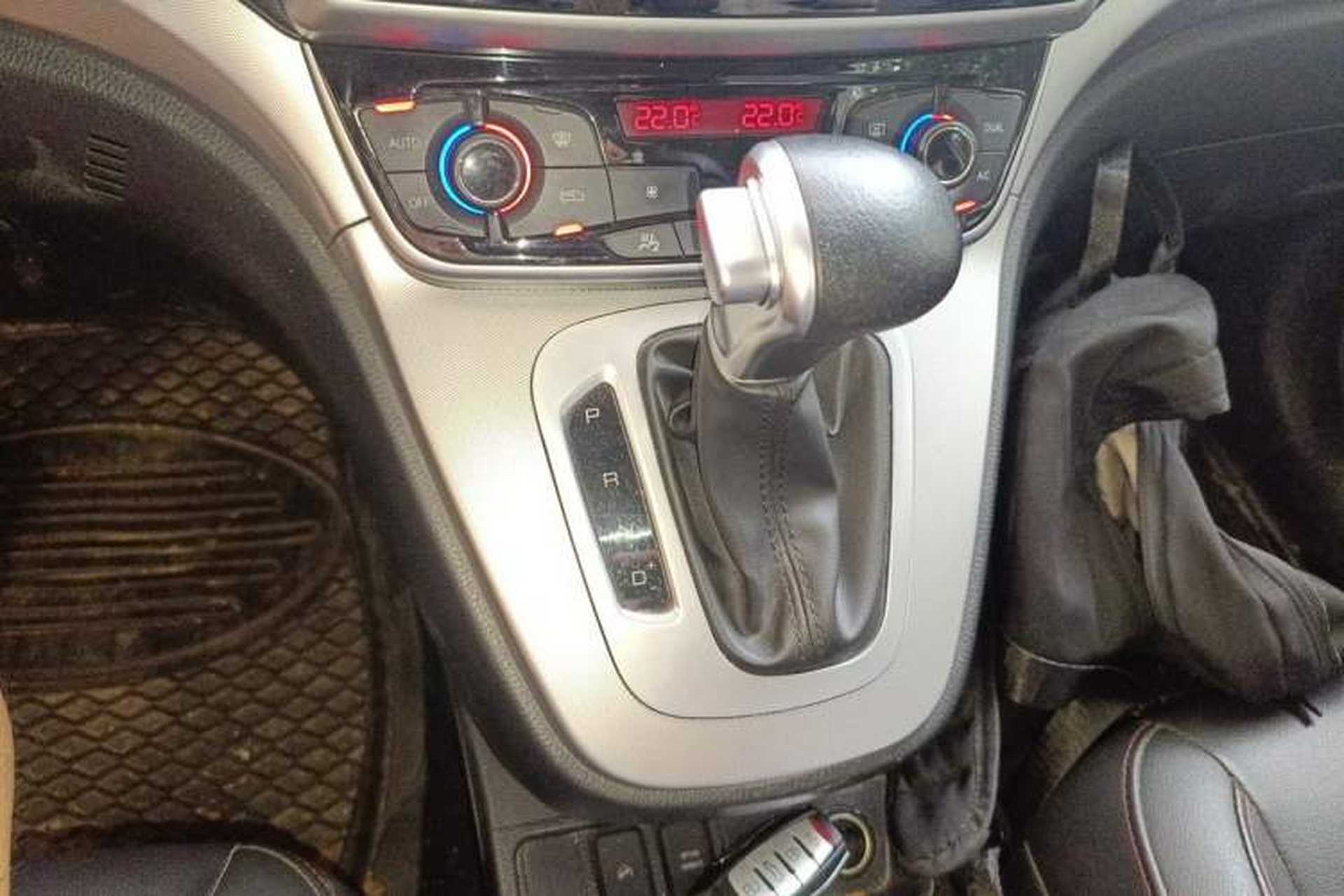 Used Haval M6 2019 1.5T DCT Two-Wheel Drive Elite Version China VI Standard Gear Lever