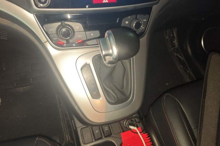 Used Haval M6 2019 1.5T DCT Two-Wheel Drive Value Edition China VI Standard Gear Lever