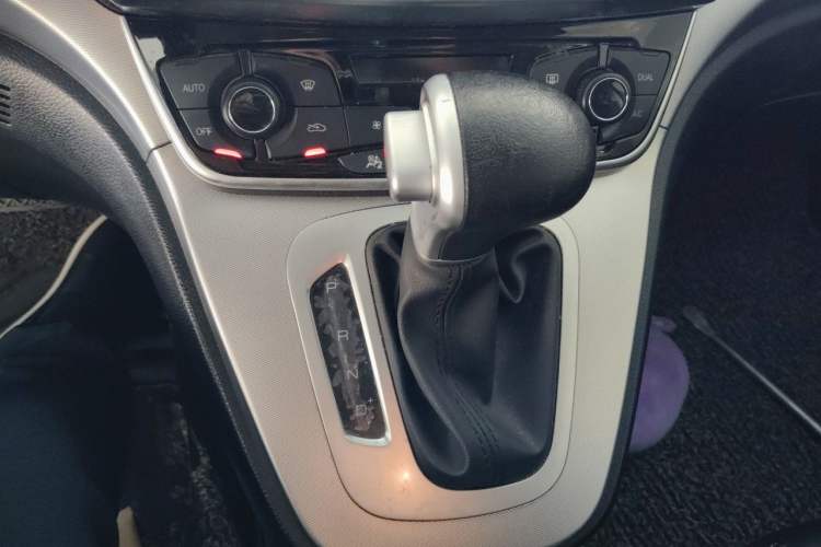 Used Haval M6 2019 1.5T DCT Two-Wheel Drive Elite Version China V Standard Gear Lever