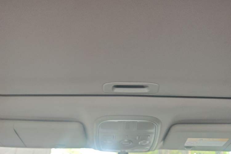 Used Haval M6 2019 1.5T DCT Two-Wheel Drive Value Edition China VI Standard Headliner