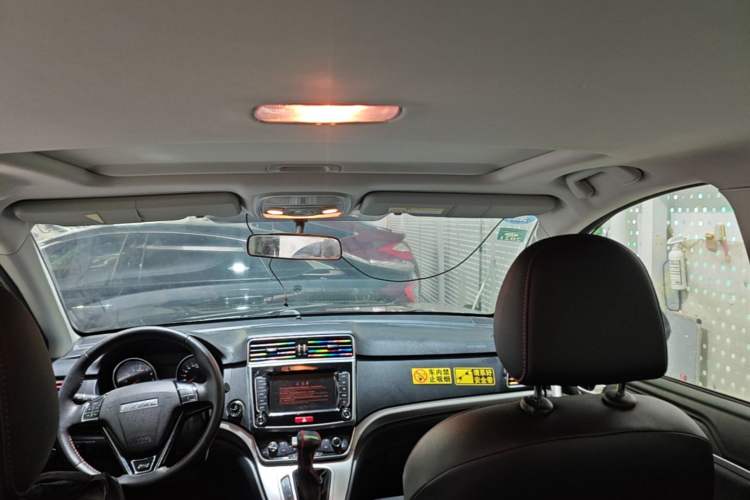 Used Haval M6 2019 1.5T DCT Two-Wheel Drive Value Edition China VI Standard Headliner