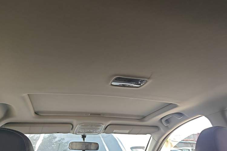 Used Haval M6 2019 1.5T DCT Two-Wheel Drive Value Edition China VI Standard Headliner