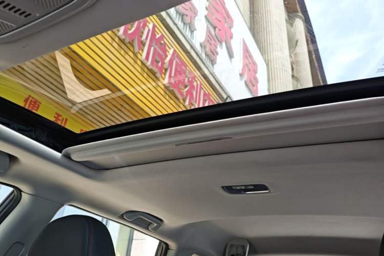 Used Haval M6 2019 1.5T DCT Two-Wheel Drive Elite Version China VI Standard Headliner