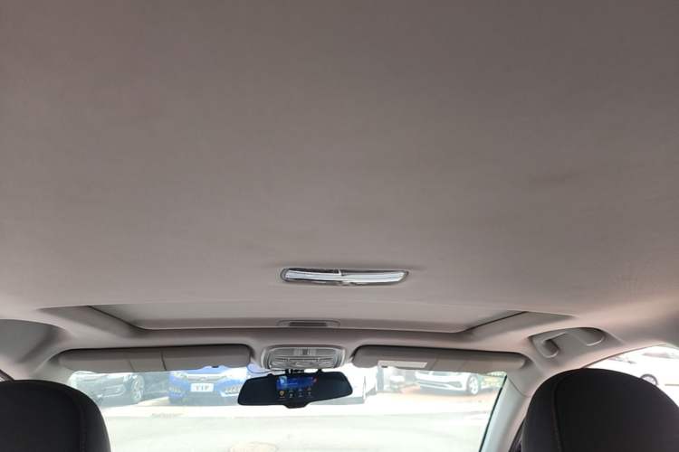 Used Haval M6 2019 1.5T Manual Two-Wheel Drive Elite Version China VI Standard Headliner