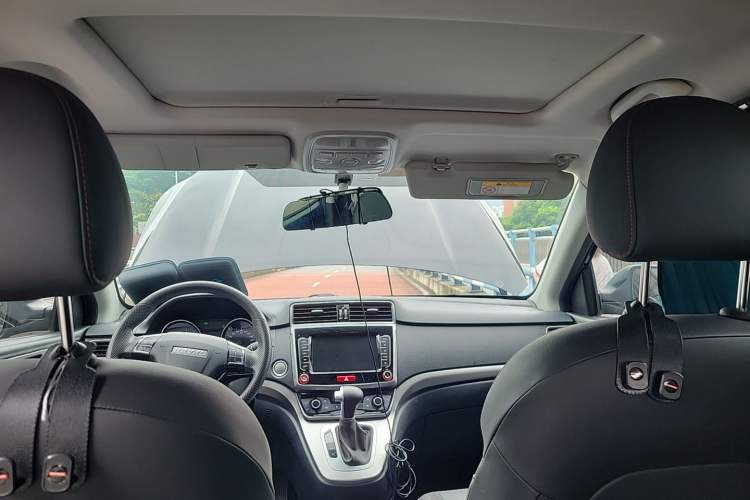 Used Haval M6 2019 1.5T DCT Two-Wheel Drive Value Edition China VI Standard Headliner